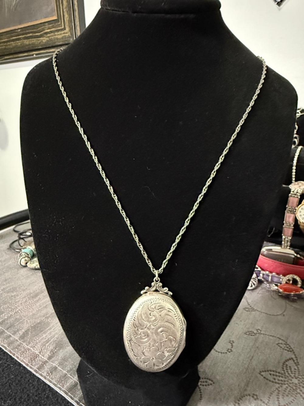 Vintage-Sterling Silver Locket Necklace - Silver- 1940/50’s